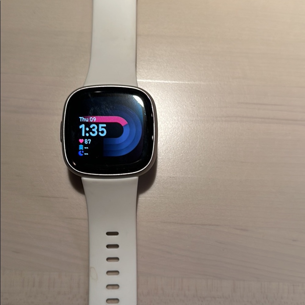 Fitbit versa 4 watch